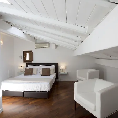 Affittacamere Relais Arco Della Pace 3*
