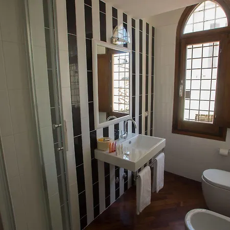 Relais Arco Della Pace Penzion 2*