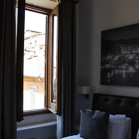 Relais Arco Della Pace 3*